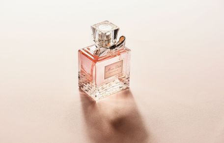 4 Perfume Mistakes to Avoid to Keep Your Scent Longer